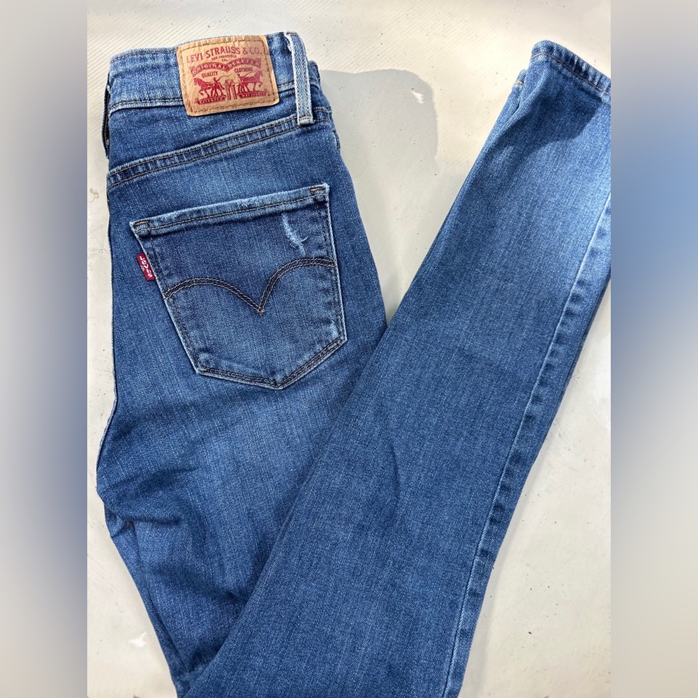 LEVIS 721 HIGH RISE RIPPED SKINNY JEAN